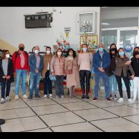 5_Delegazione_Erasmus_in_visita_al_CPIA_Napoli_provincia_1_atrio_SMS_Scotti